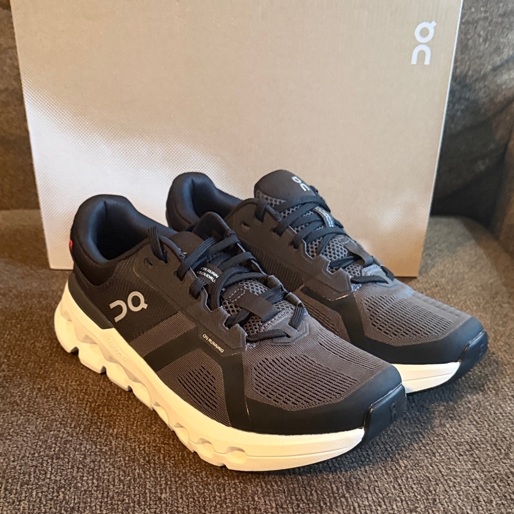 ON Running Cloudrunner 2 ( NEW )